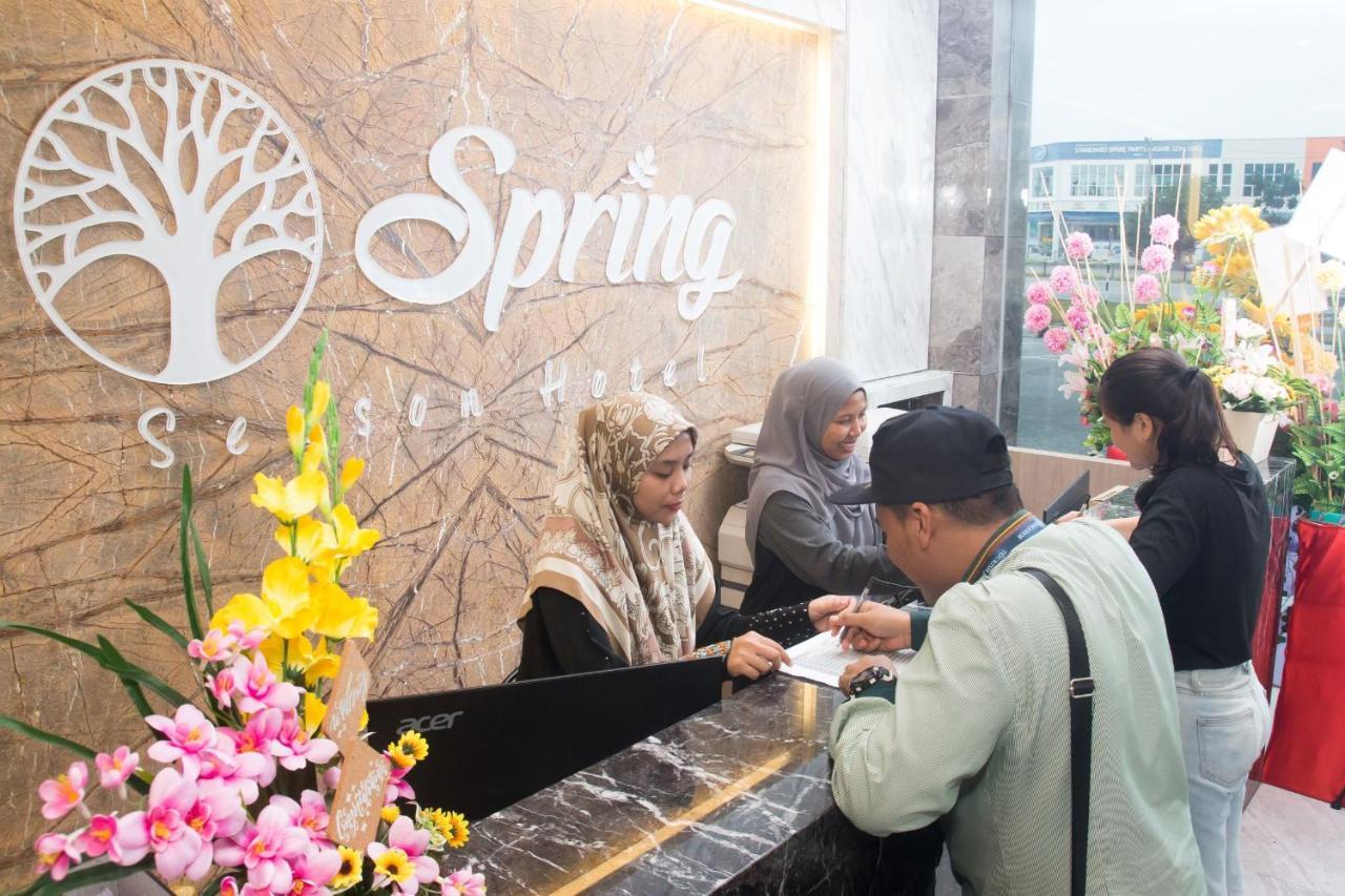 Spring Season Hotel Muar Exterior foto