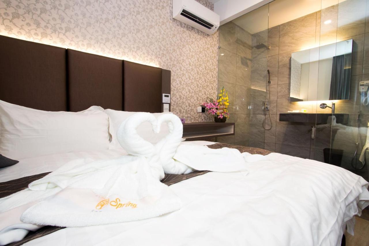 Spring Season Hotel Muar Exterior foto